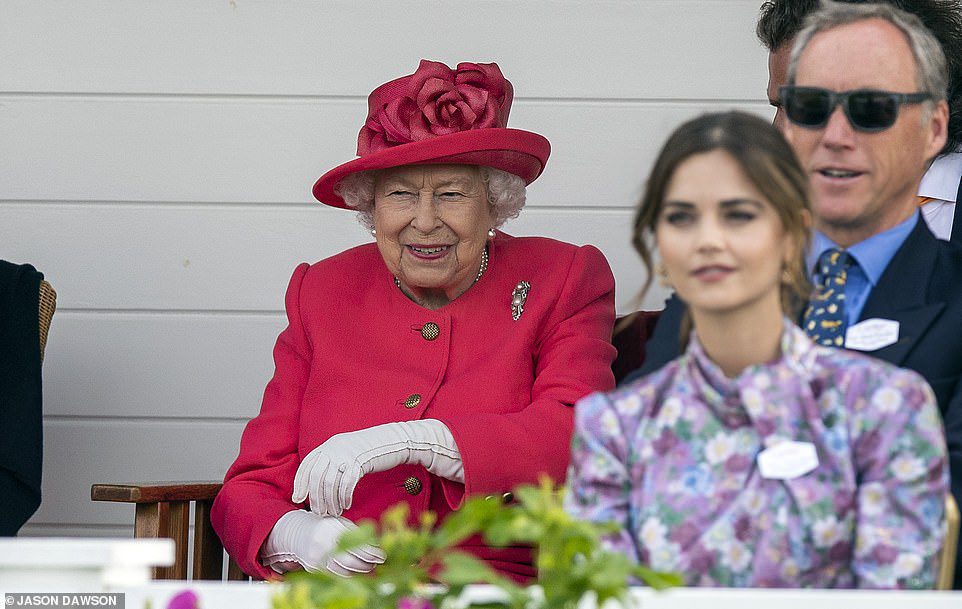 Любимый спорт Королевы Британской империи