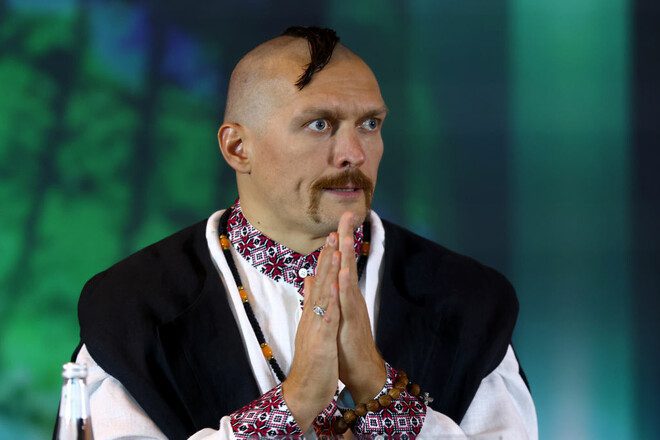 Украинский боксер Александр Усик избегает боя с Фьюри